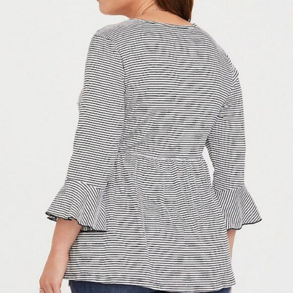 NWT Torrid K Stripe Babydoll Tee with Belled Sleeves in Size OX - Picture 7 of 8